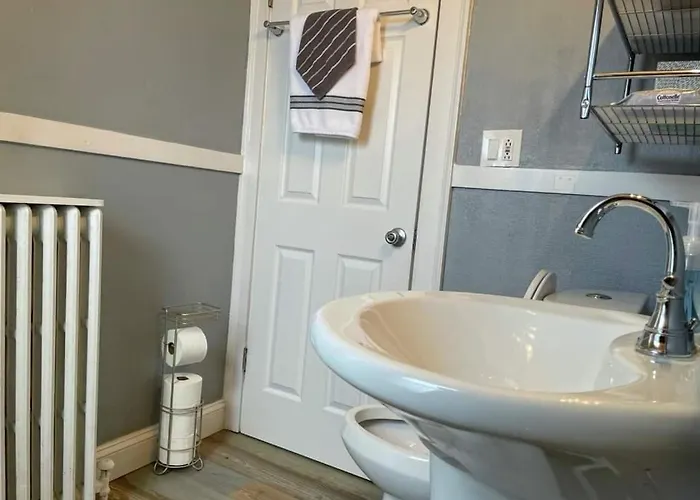2 Bedroom Near Great Lakes Naval Base And 6 Flags Waukegan